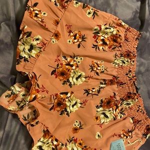 Stretchy dressy shorts